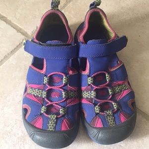L.L. Bean Closed Toe Sandals Girls Size 4